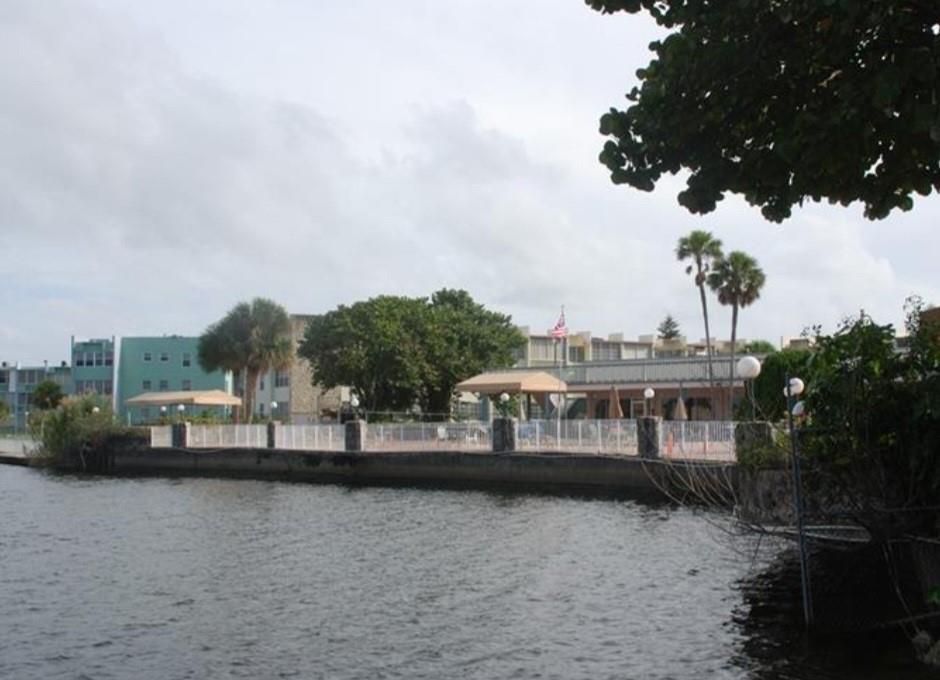 SEVENTH MOORINGS - Residential