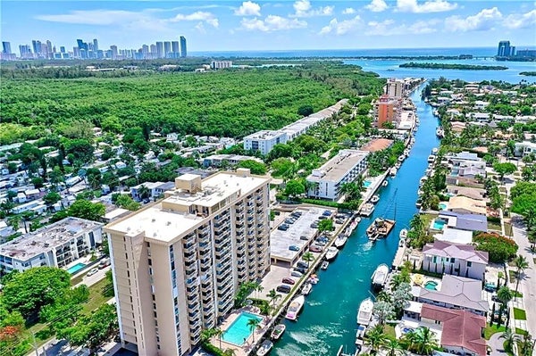 2350 NE 135TH ST APT 1212, NORTH MIAMI, FL 33181 - Image 908c3a2a1ee3b5b5babb65f4739d4643/7107413
