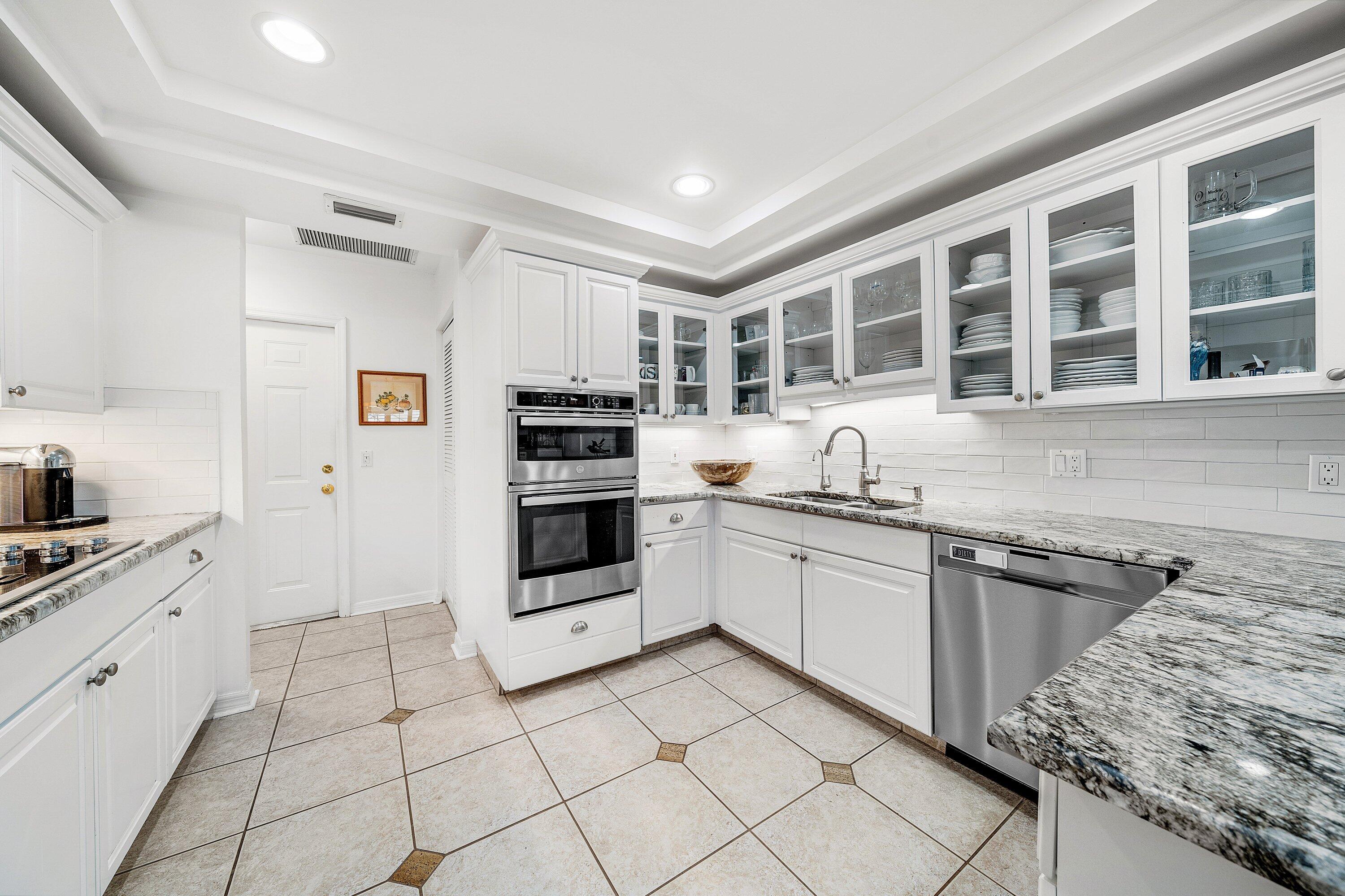 OCEAN RIDGE YACHT CLUB - Residential