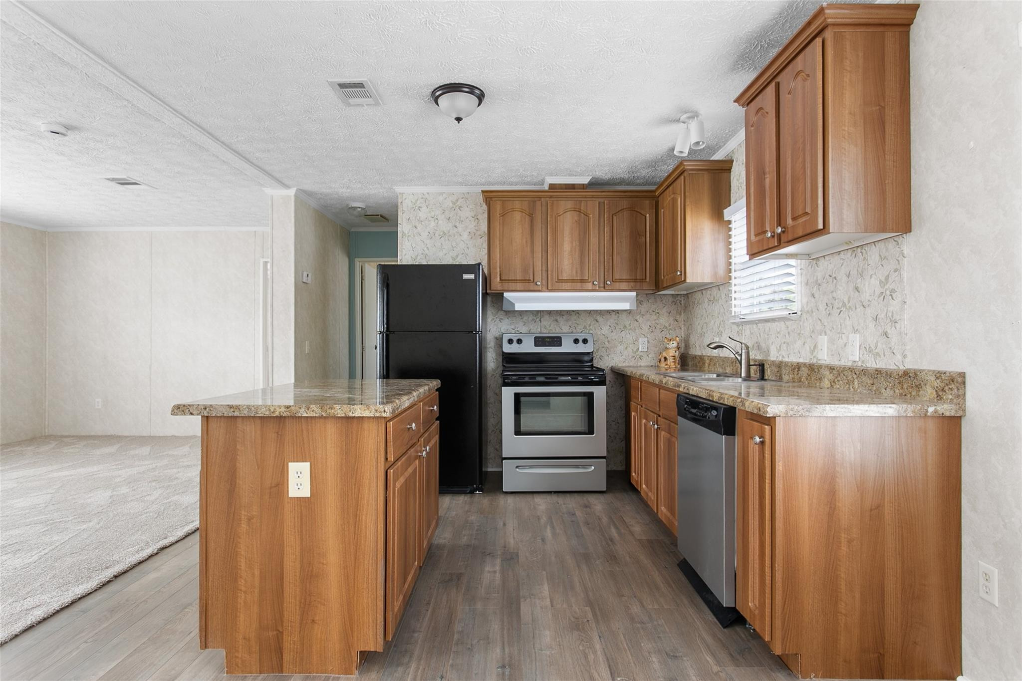 5570 SW 32nd Terrace