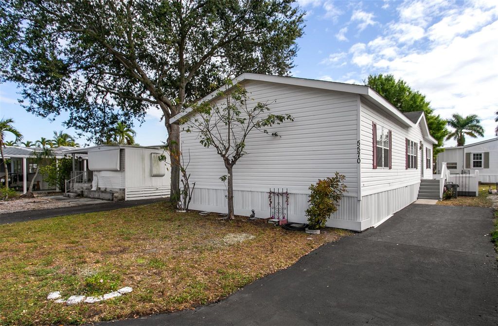 Photo of 5570 SW 32nd Terrace, Fort Lauderdale, FL 33312 (MLS # F10552787)