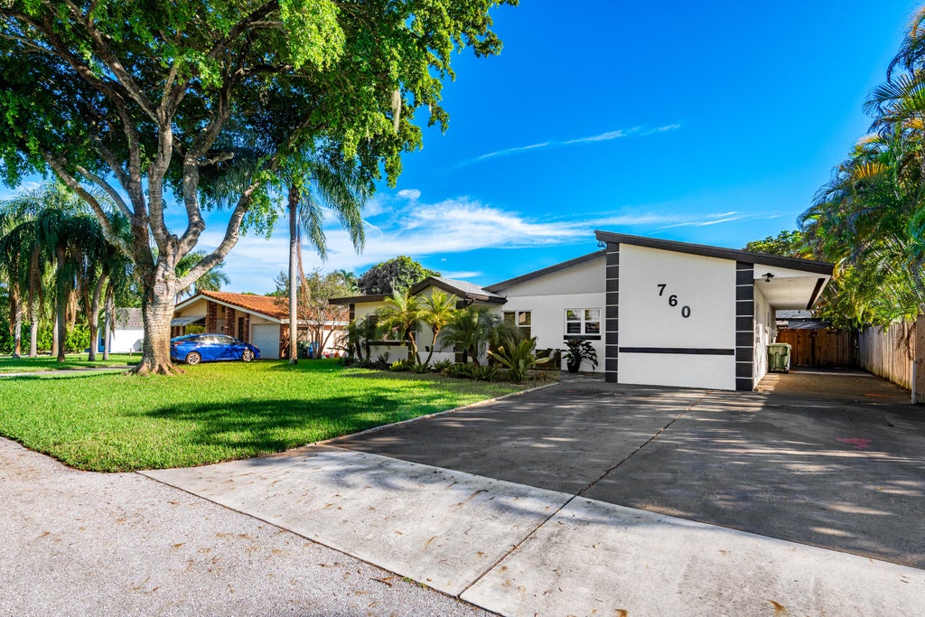Photo of 760 NW 36TH Street, Oakland Park, FL 33309 (MLS # B26093654)