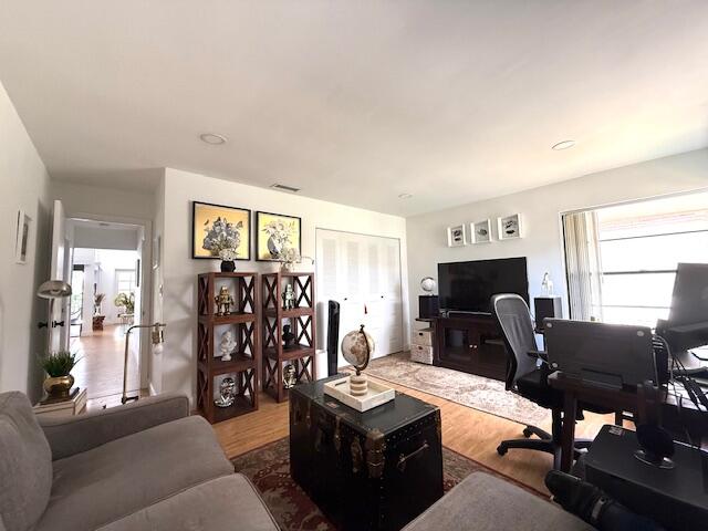 HOLLOWS OF DEER CREEK CONDO - Residential