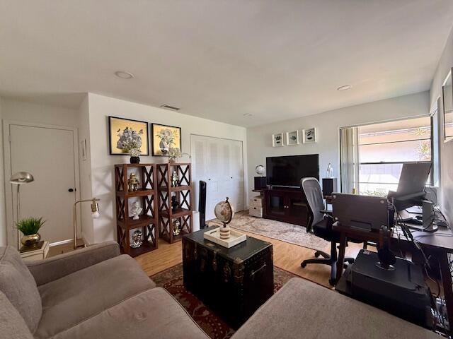 HOLLOWS OF DEER CREEK CONDO - Residential