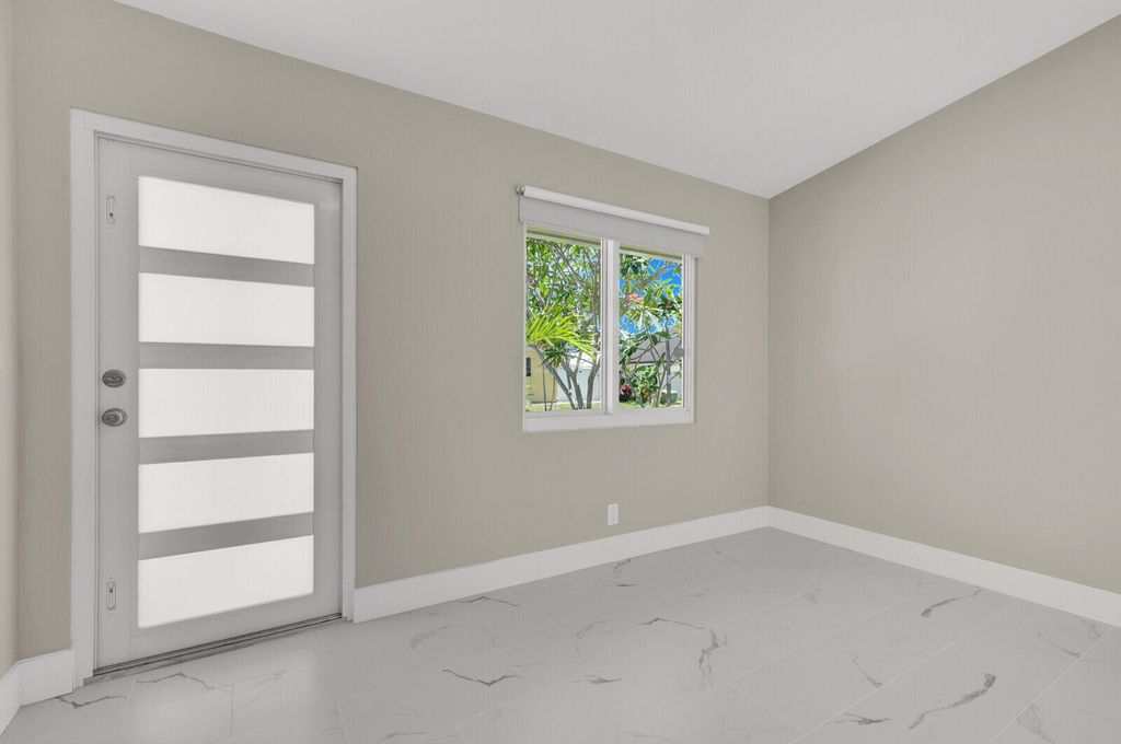 Photo of 23392 E Country Club Dr Drive E, Boca Raton, FL 33428 (MLS # B26026678)