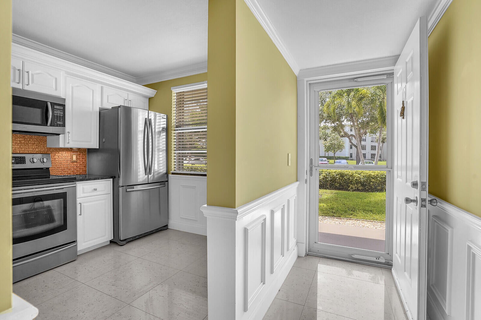 View photos, virtual tours, details... 6073 BALBOA Circle 105