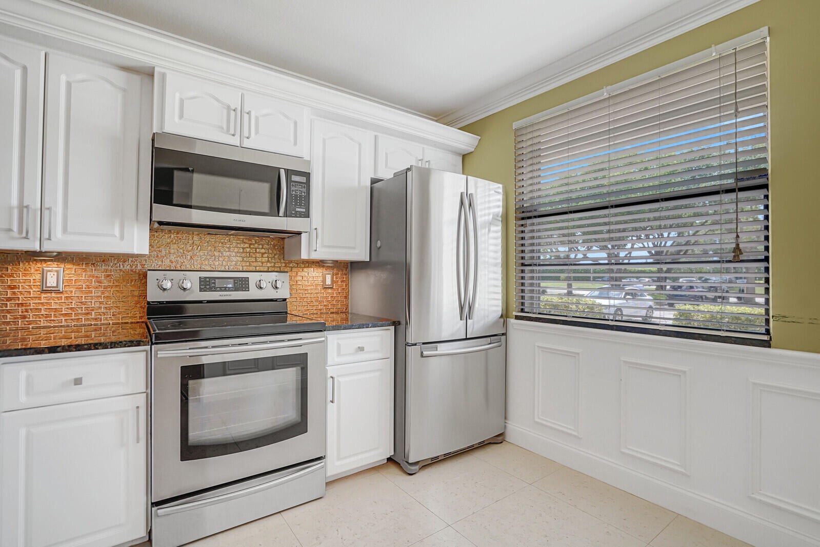 View photos, virtual tours, details... 6073 BALBOA Circle 105