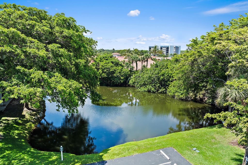 Photo of 1605 S Us Highway 1 #E203, Jupiter, FL 33477 (MLS # R11149964)