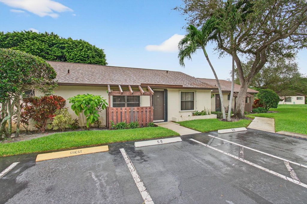 Photo of 59 Via De Casas Norte, Boynton Beach, FL 33426 (MLS # R11125943)