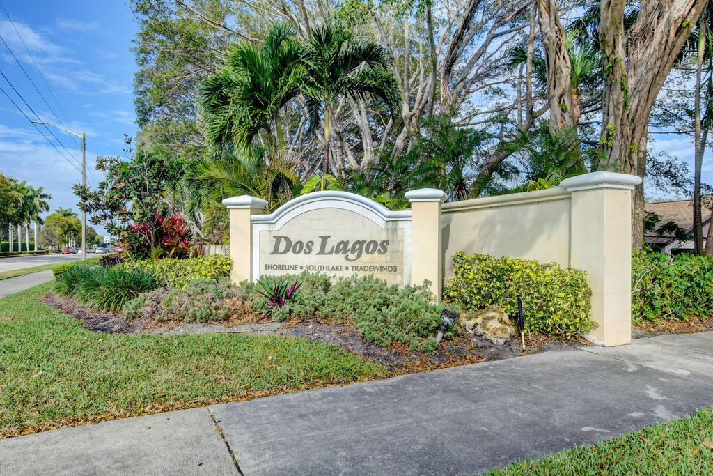 Photo of 59 Via De Casas Norte, Boynton Beach, FL 33426 (MLS # R11125943)