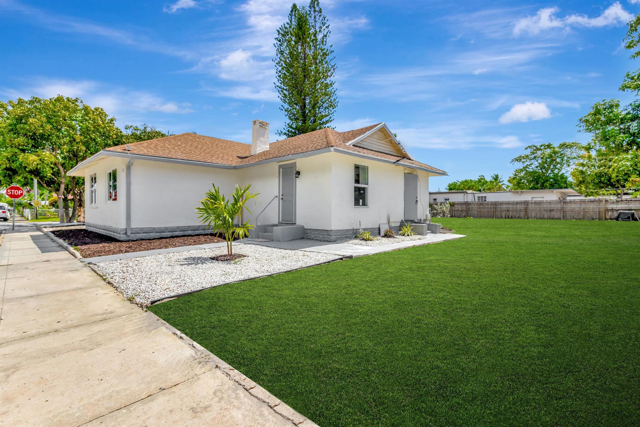 448 Roseland Drive