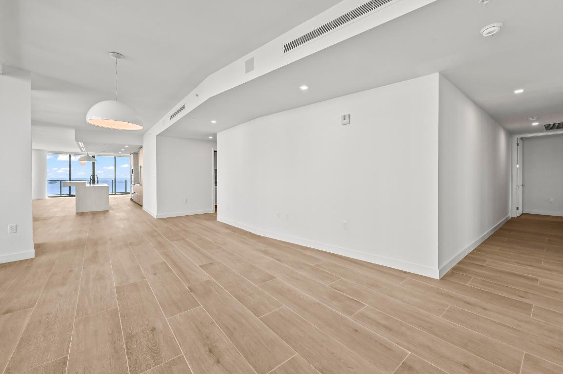 900 N Ocean Boulevard 406