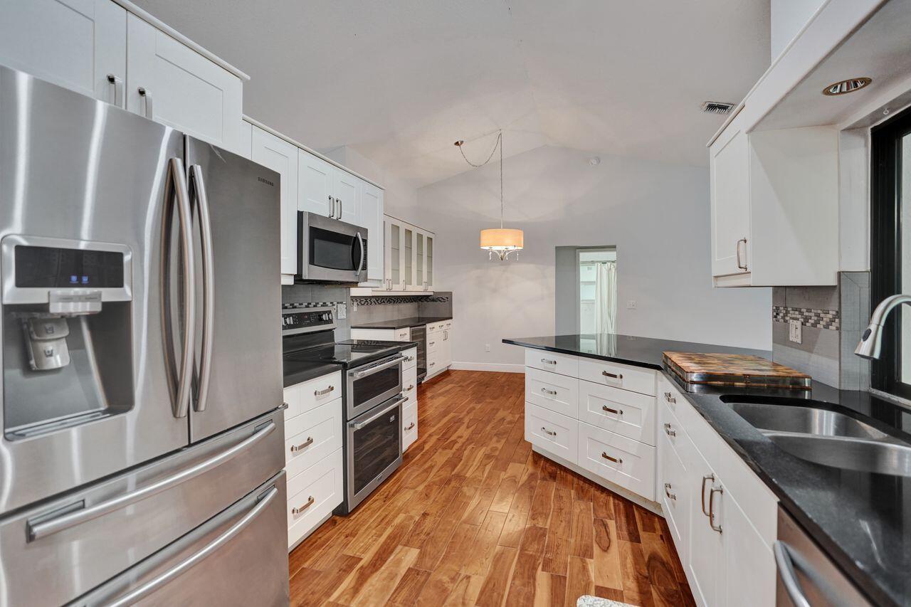 1283 Barnstaple Circle
