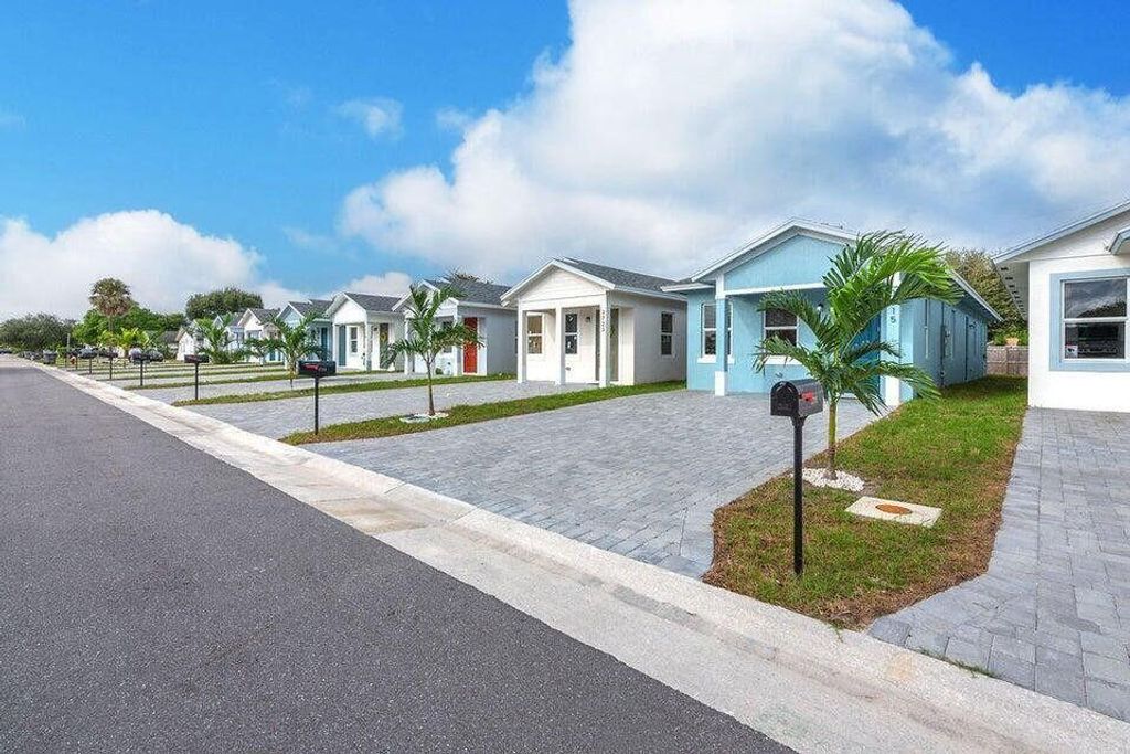 Photo of 2689 Hiawatha Avenue, West Palm Beach, FL 33409 (MLS # B26019750)