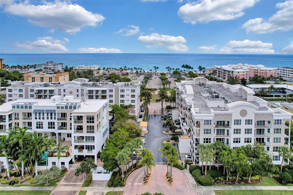 Photo of 191 SE 20th Avenue #PH619, Deerfield Beach, FL 33441 (MLS # F10499751)