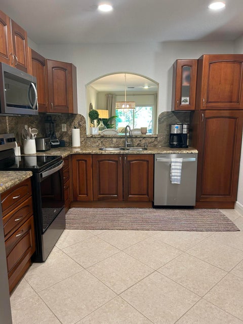 Tiny photo for 12768 Westhampton Circle, Wellington, FL 33414 (MLS # B26067536)