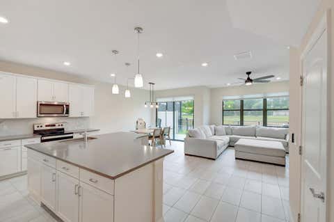 Tiny photo for 2138 S Appleton Cir Circle S, Oakland Park, FL 33309 (MLS # B26005611)