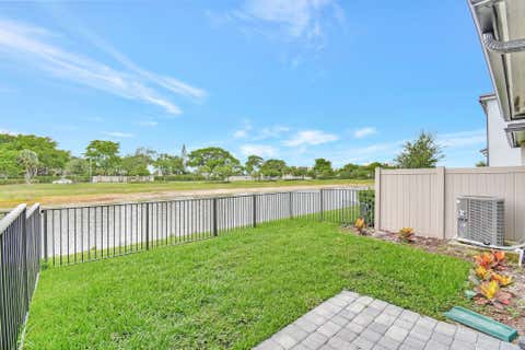 Tiny photo for 2138 S Appleton Cir Circle S, Oakland Park, FL 33309 (MLS # B26005611)