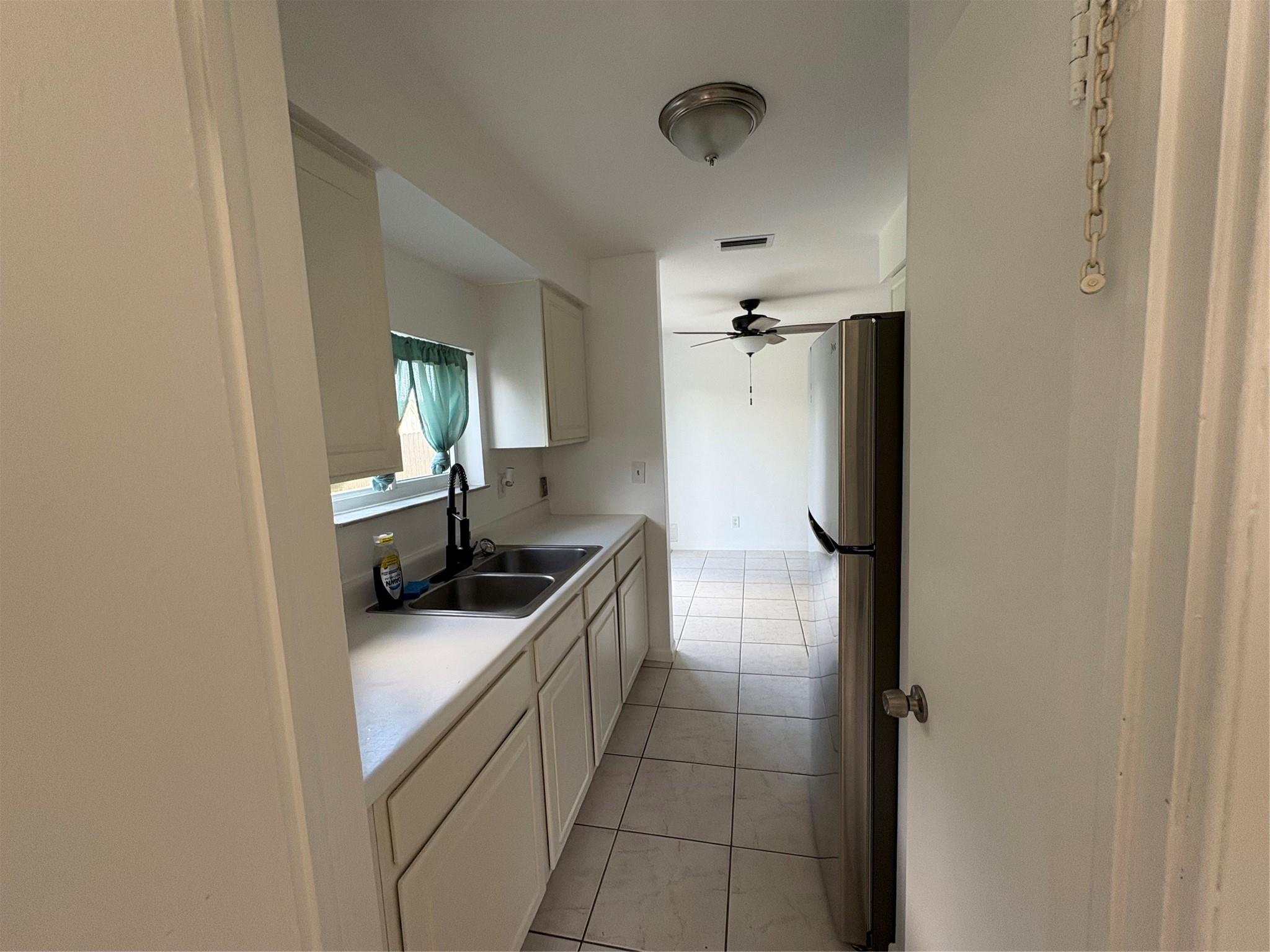 SUMMERTIME ISLES - Residential Lease