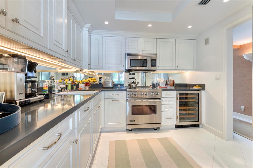 WINTHROP HOUSE CONDO - Residential