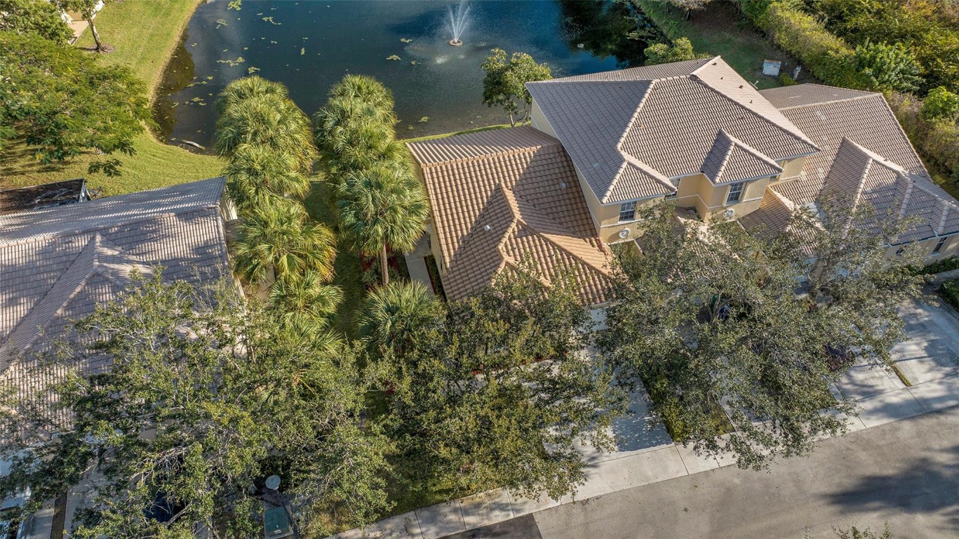 Inverrary Village 94-16 B - Residential