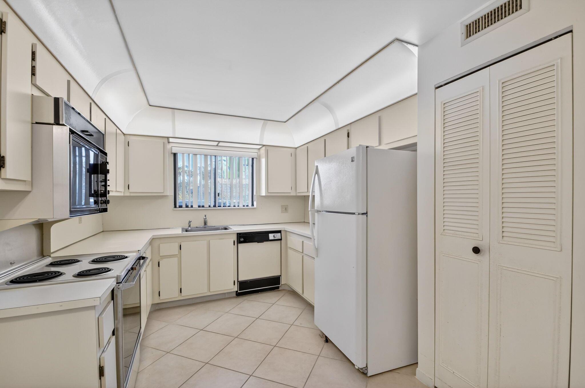 SUNRISE OF PALM BEACH CON - Residential