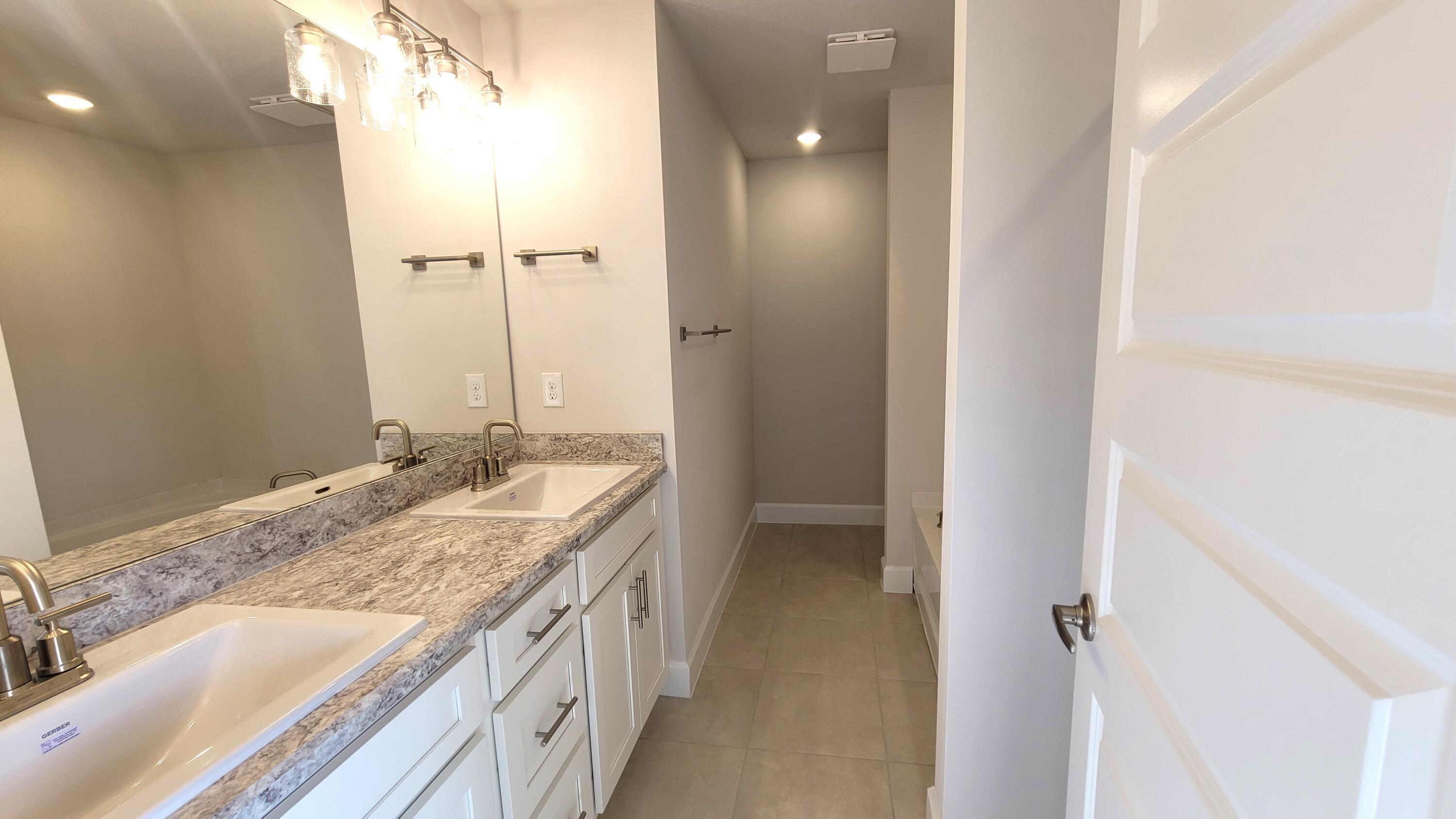 WATERSTONE PHASE THREE - Residential