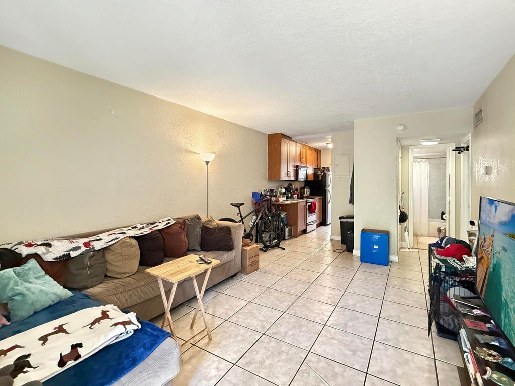 Photo of 2643 NE 8th Avenue #5, Wilton Manors, FL 33334 (MLS # B26003785)