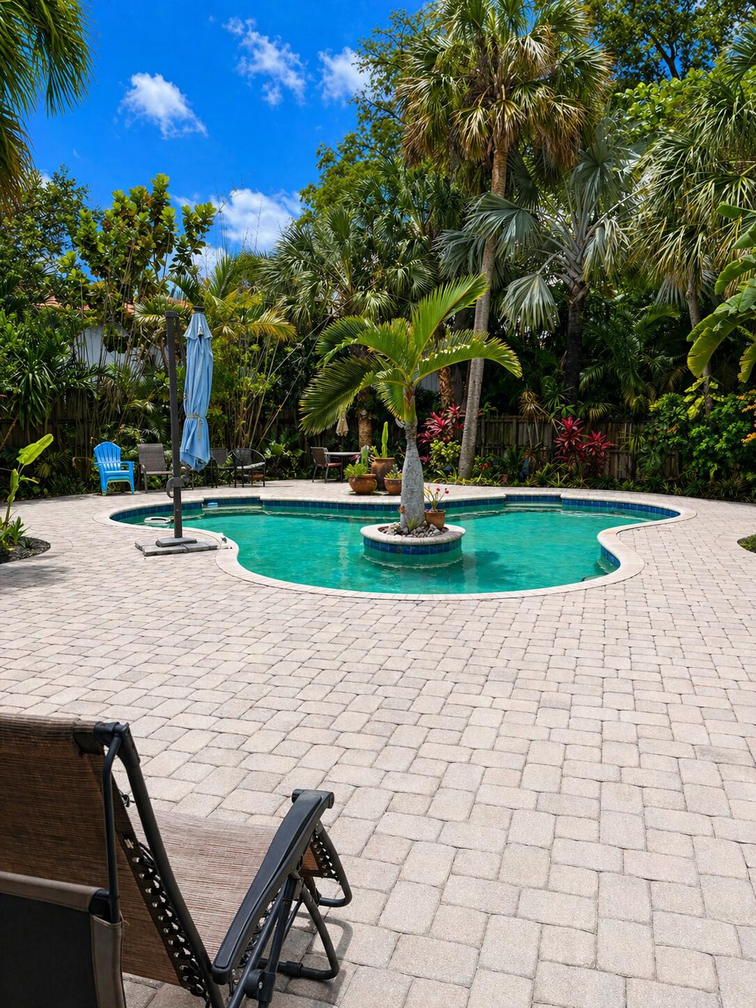 LLOYD ESTATES - Residential Lease