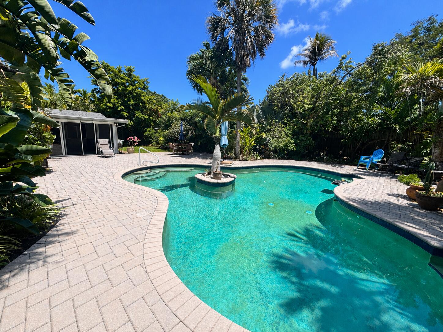 LLOYD ESTATES - Residential Lease