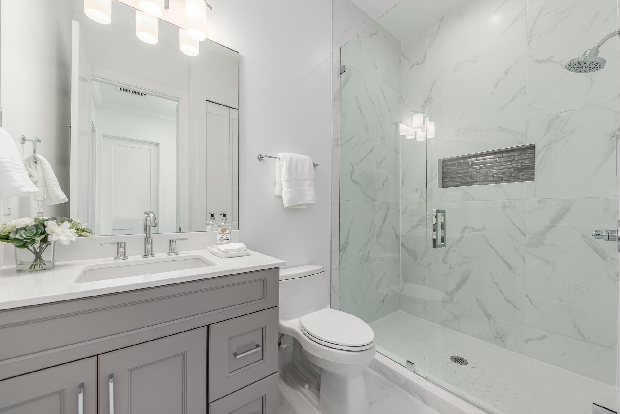 MANATEE ISLES - Residential Lease