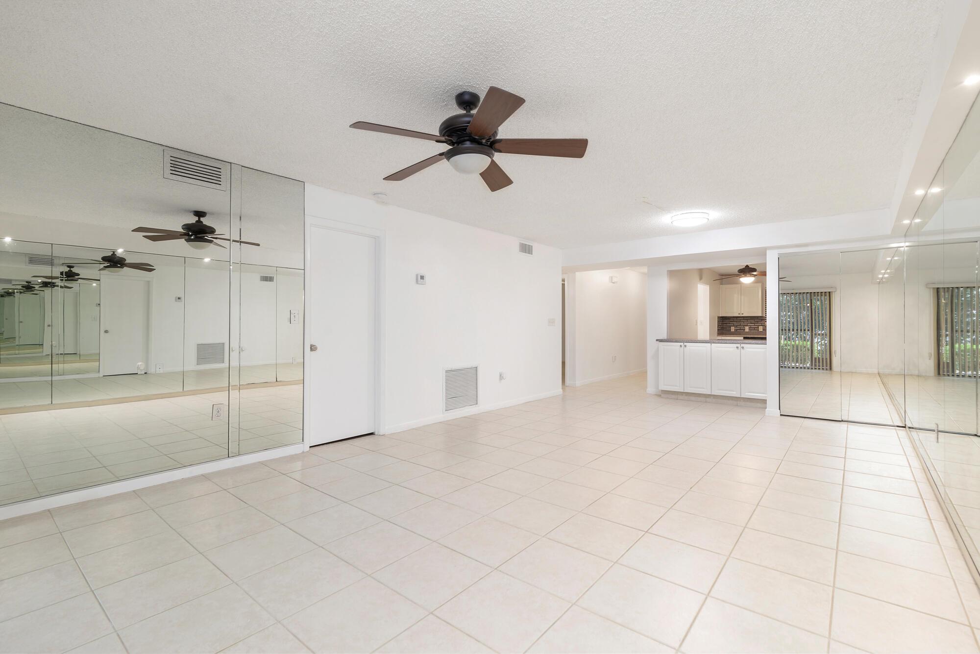 LAKEWOOD AT PALM BEACH CO - Residential Lease