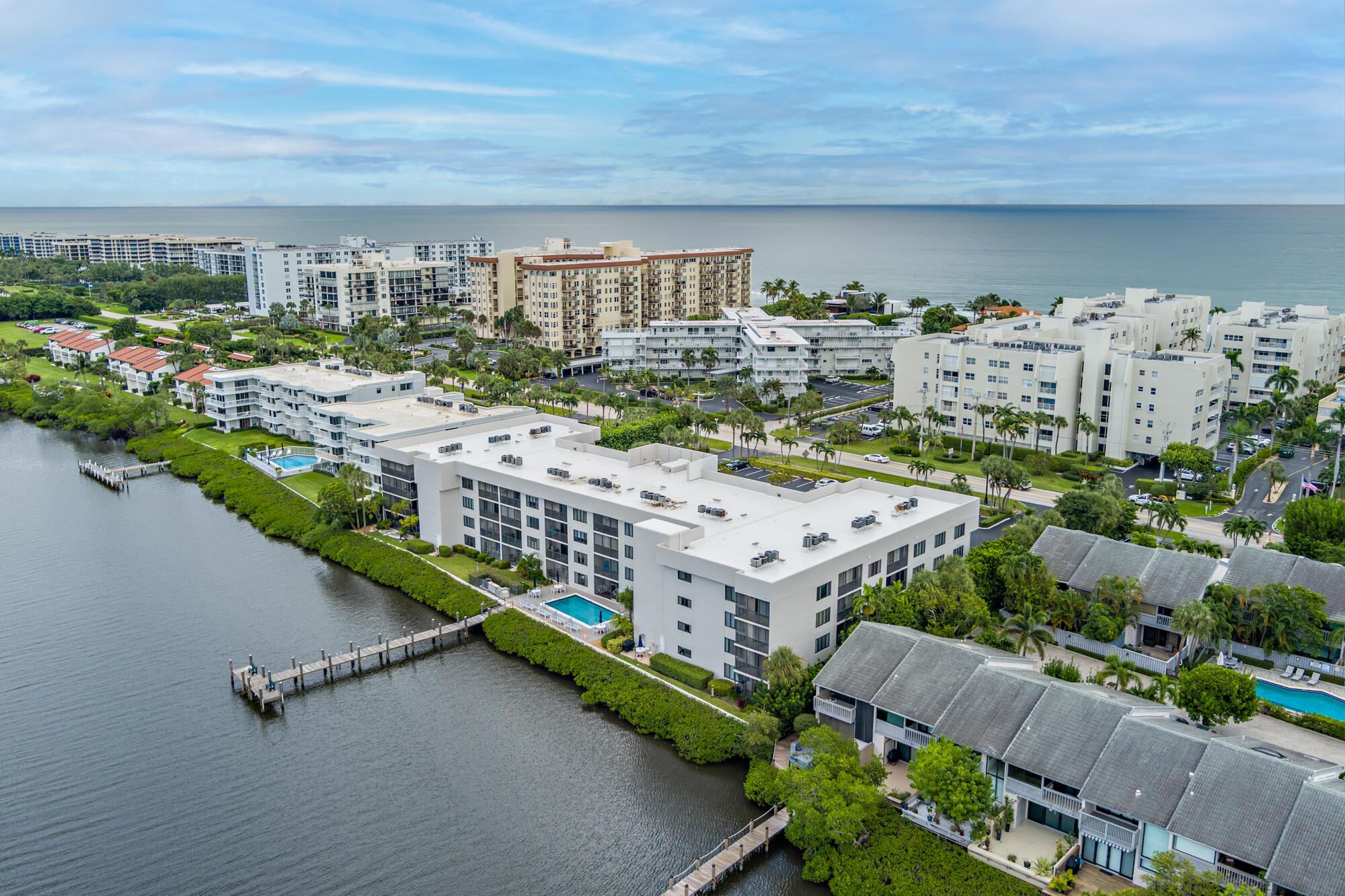 LAKEWOOD AT PALM BEACH CO - Residential Lease