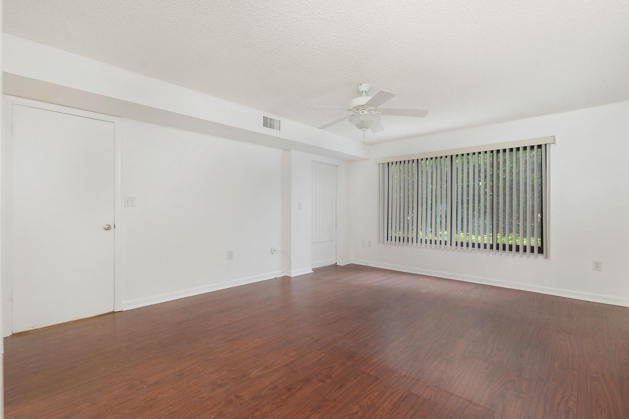 LAKEWOOD AT PALM BEACH CO - Residential Lease