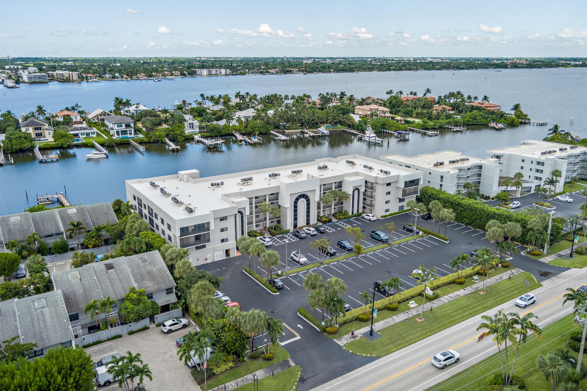LAKEWOOD AT PALM BEACH CO - Residential Lease