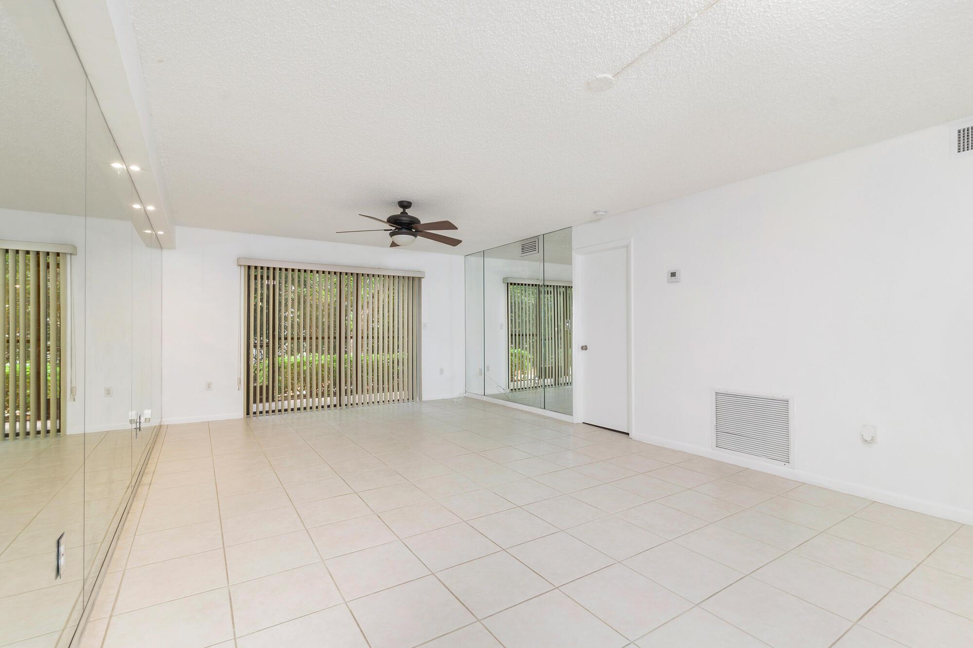 LAKEWOOD AT PALM BEACH CO - Residential Lease