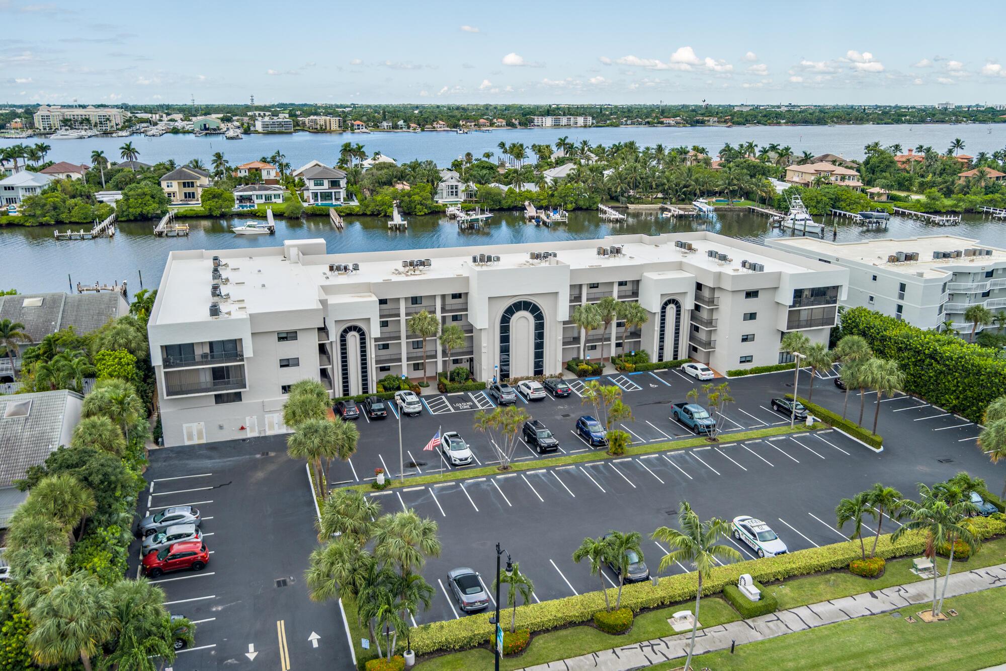 LAKEWOOD AT PALM BEACH CO - Residential Lease