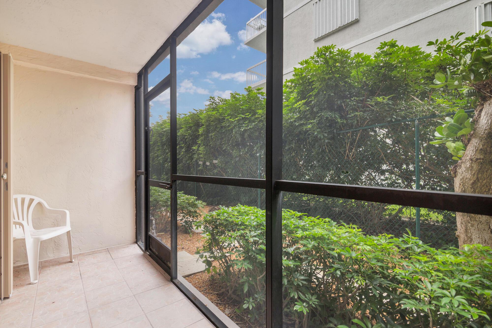 LAKEWOOD AT PALM BEACH CO - Residential Lease