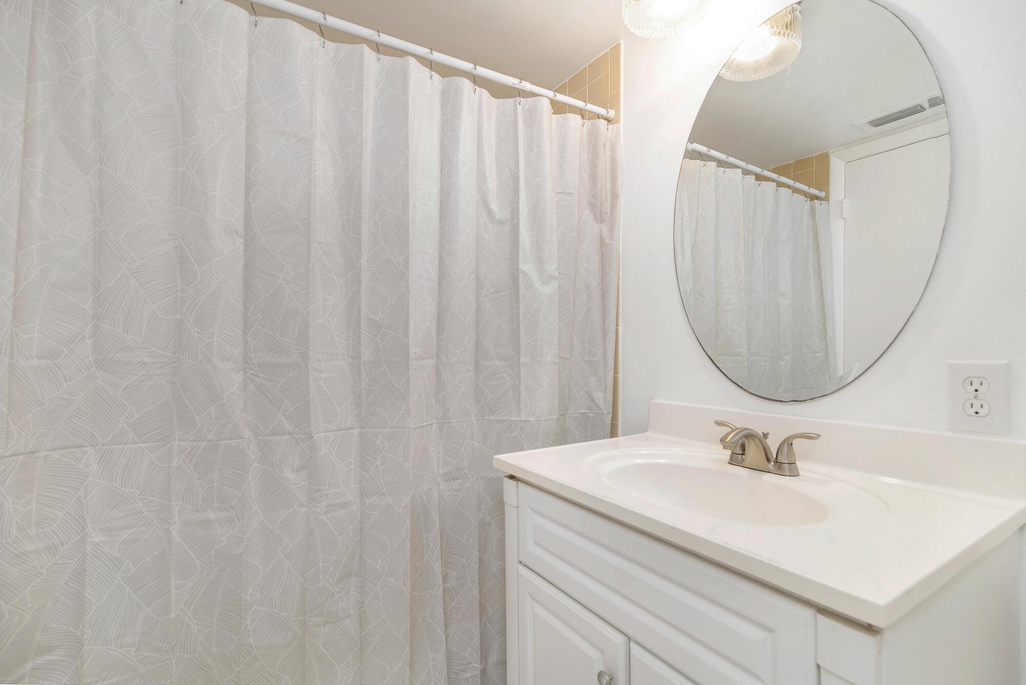 LAKEWOOD AT PALM BEACH CO - Residential Lease