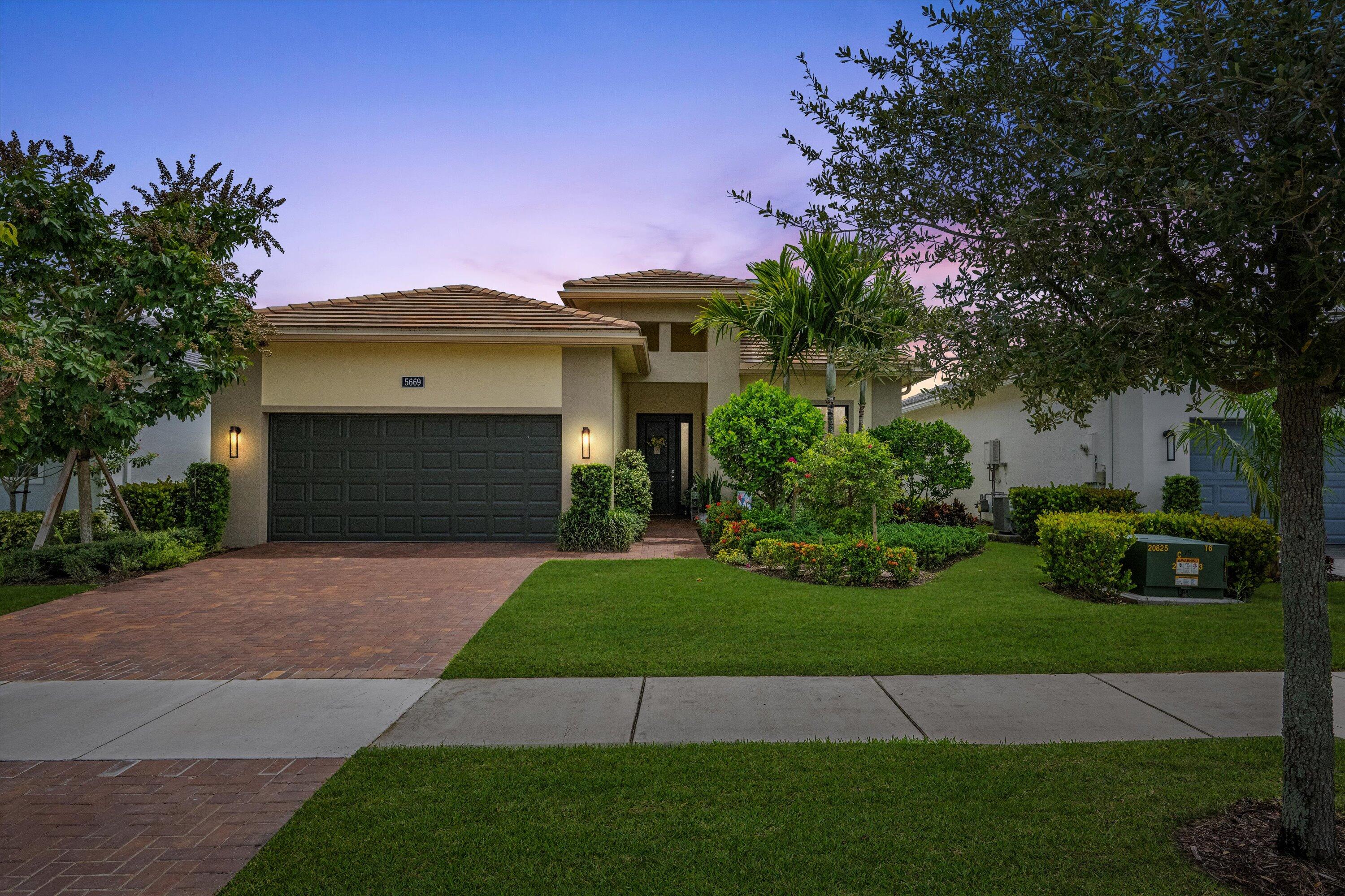 5669 Saint Armands Way