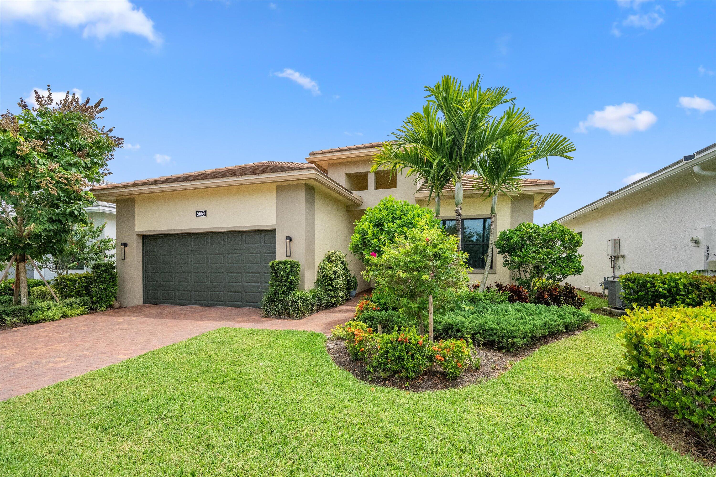 5669 Saint Armands Way