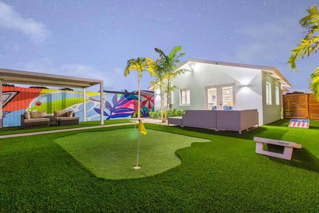 Photo of 322 NW 4th Avenue, Delray Beach, FL 33444 (MLS # R11097043)