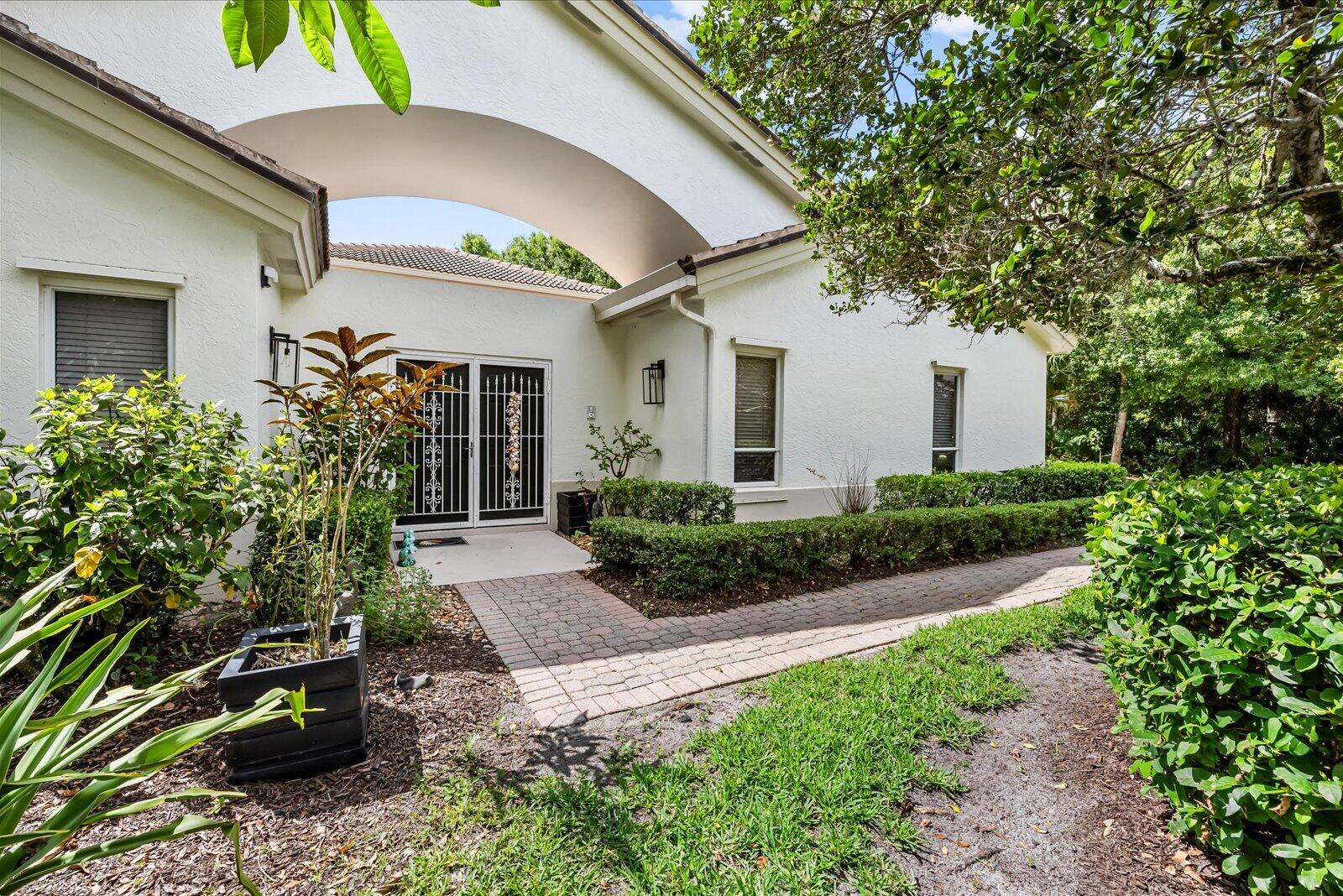 1515 NW Sawgrass Way
