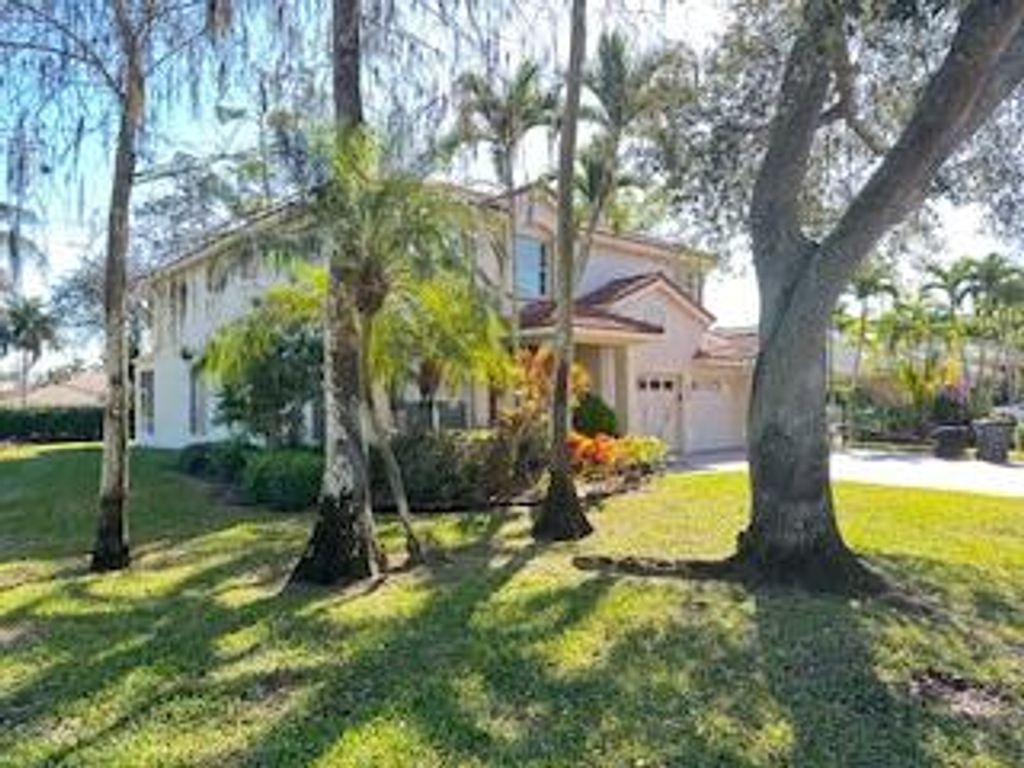 Photo of 550 Cypress Crossing, Wellington, FL 33414 (MLS # R11162395)