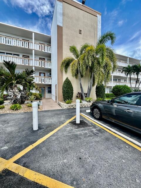 1/1.5, 4th floor, light and bright, well maintained, nicely furnished, shower - no tub, screened patio with accordion shutters overlooking magnificent lake view. Amenities include internet and WIFI, Century Village is like living in a resort, fitness center, live shows,movies,buses,classes,bingo,card rooms,trips,tennis,pickelball, close to shopping and restaurants,come see and then check out the clubhouse to see it for yourself. Per the association this is a 55 plus community!!!