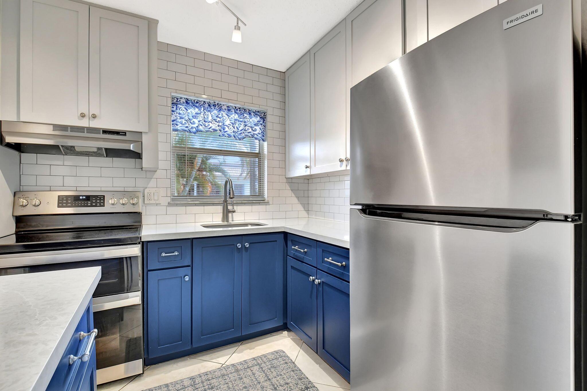 SNUG HARBOR GARDENS CONDO - Residential