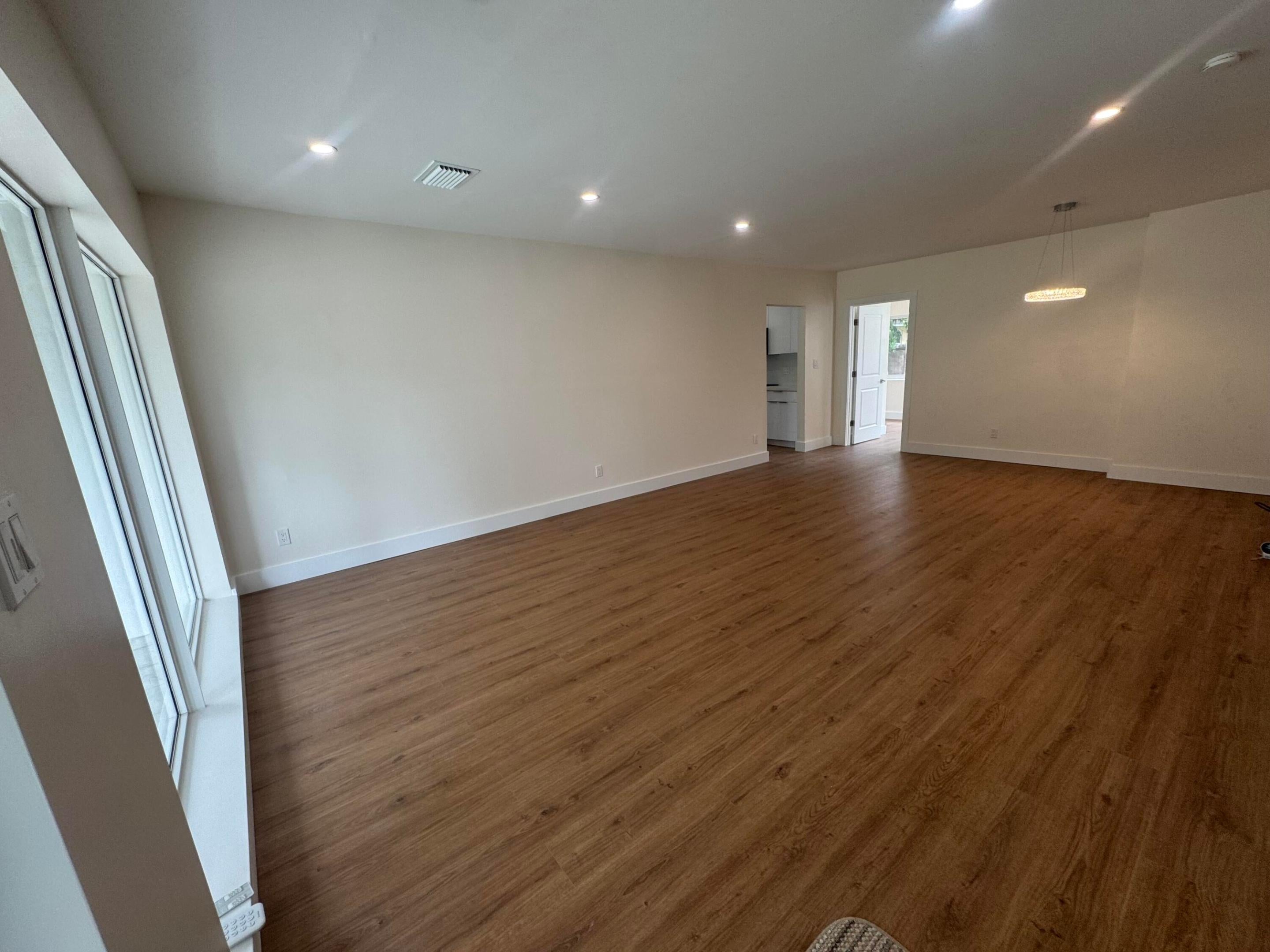 725 NE 160th Terrace
