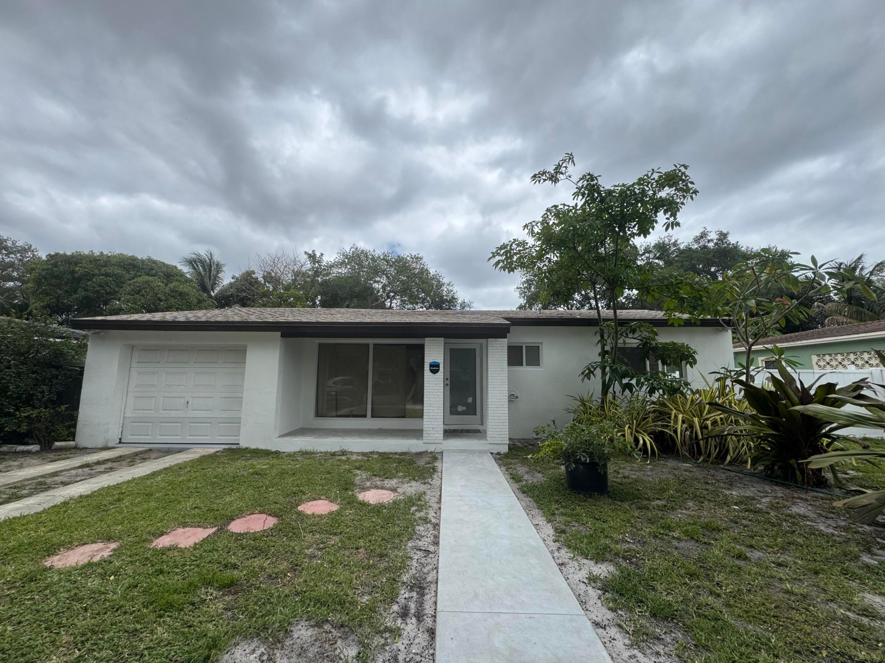 725 NE 160th Terrace