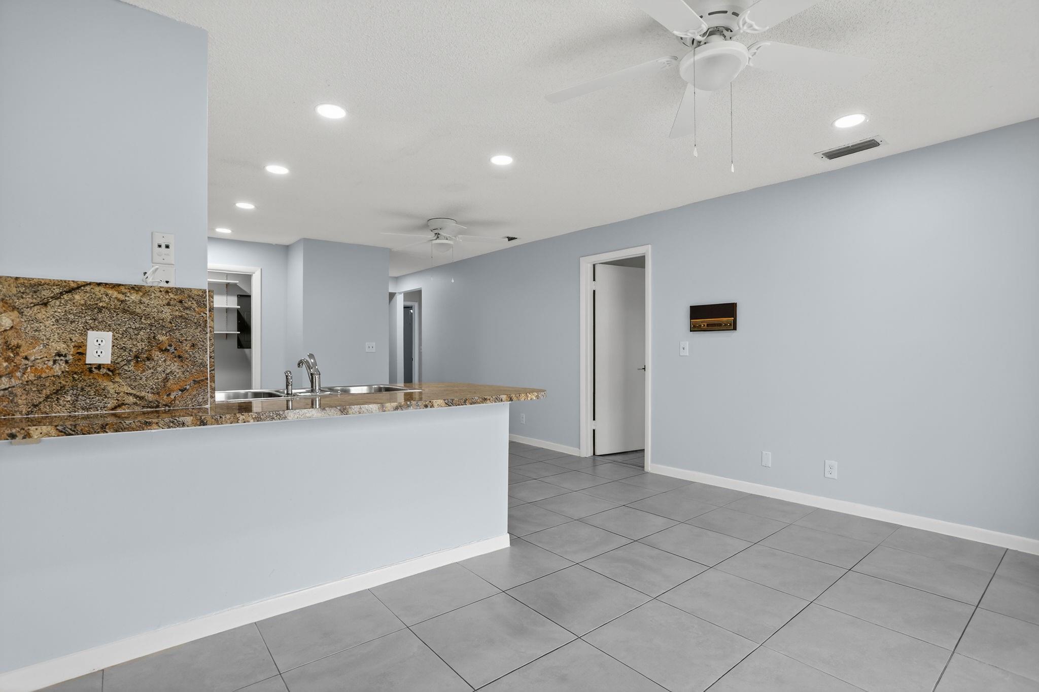 Coral Spgs Lakes 68-12 B - Residential Lease