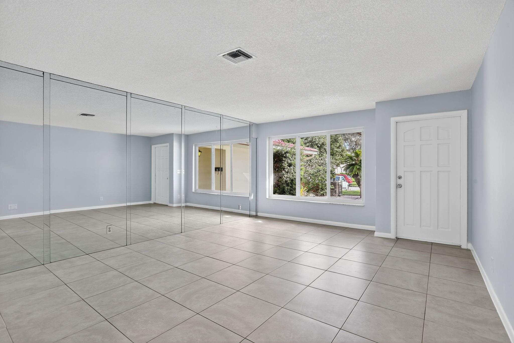 Coral Spgs Lakes 68-12 B - Residential Lease